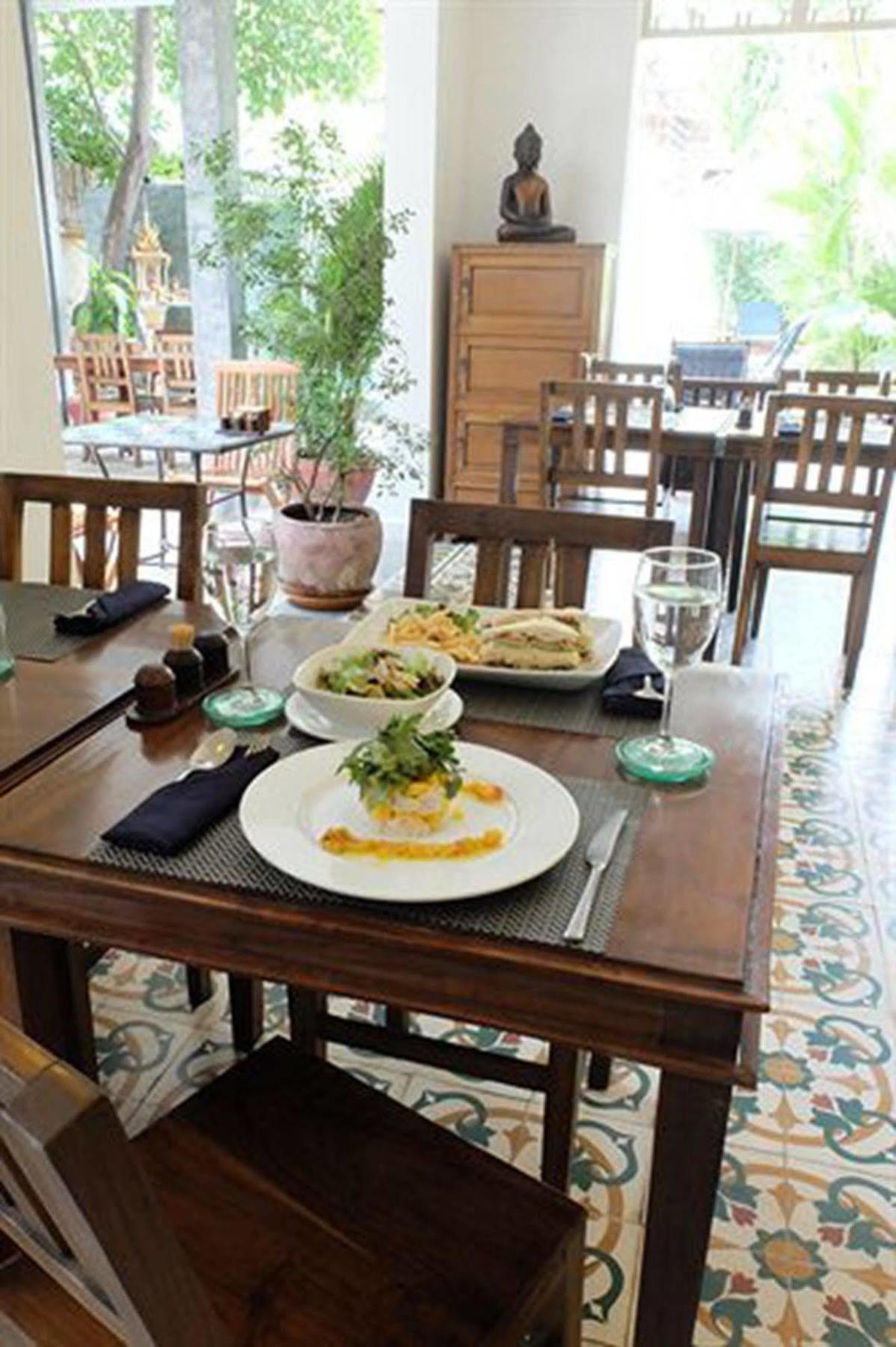The Sangkum Hotel プノンペン エクステリア 写真