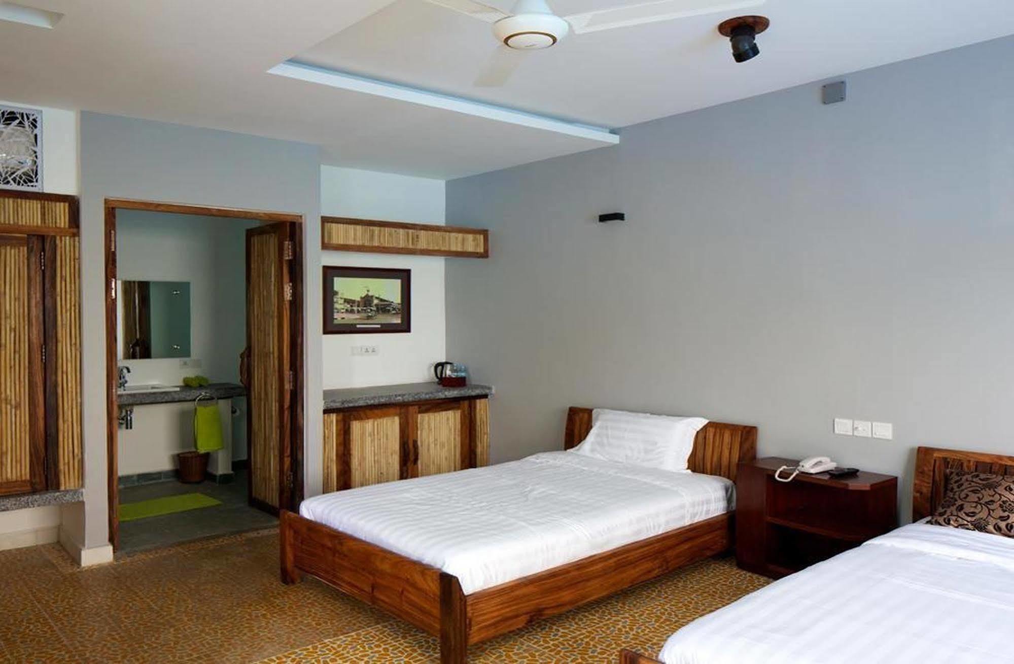 The Sangkum Hotel プノンペン エクステリア 写真